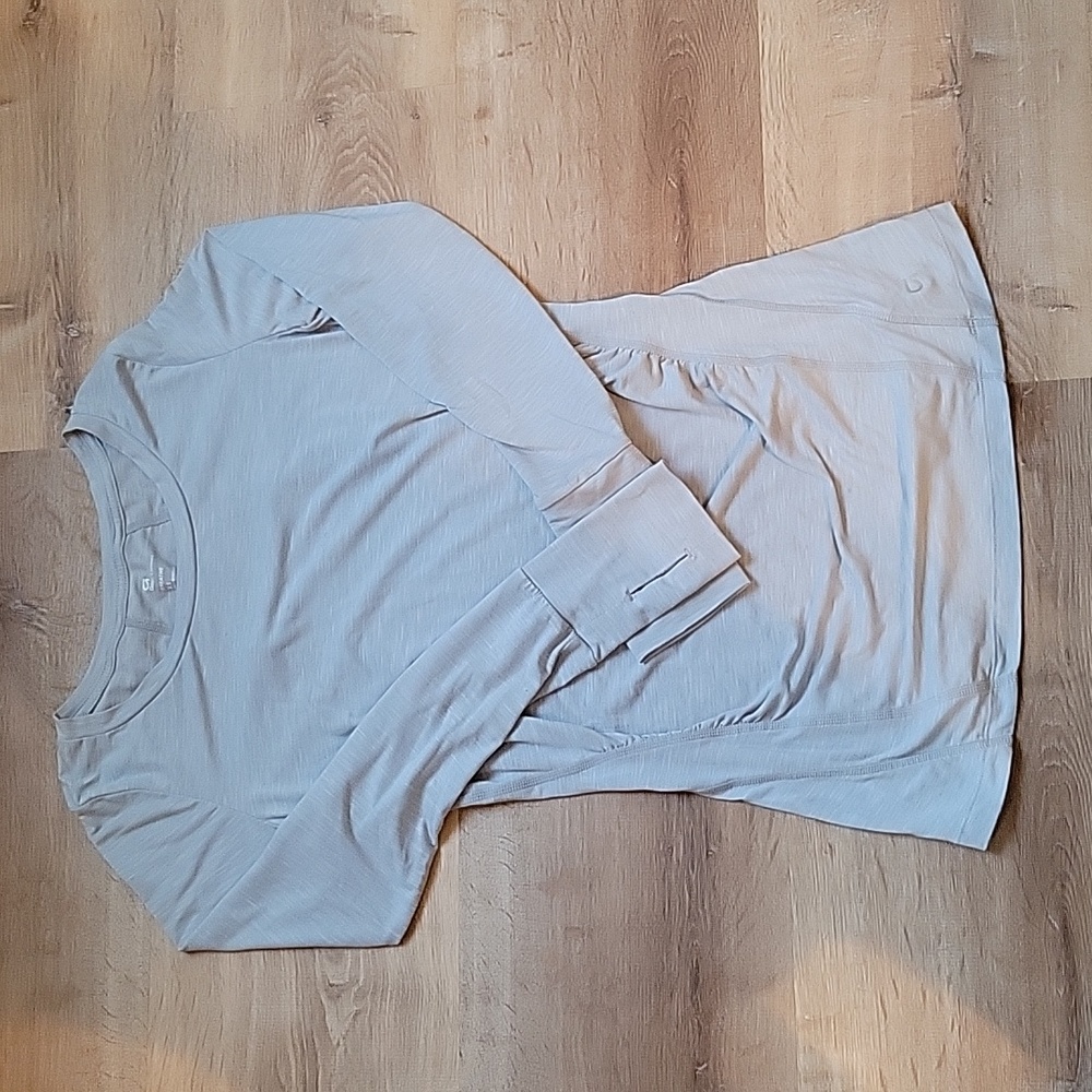 Gap Fit Breathe Maternity XS long sleeve light grey